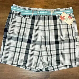 Dockers NWT Plaid Flat Front Soft 6” Inseam Short Women’s 10